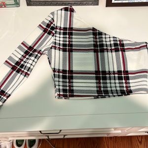 One-Sleeved Plaid Crop Top